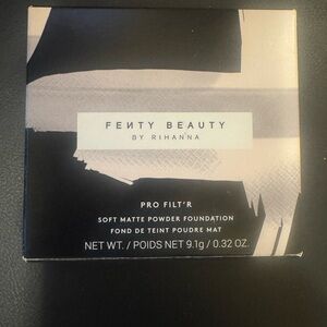 Fenty Beauty Pro Filt'r Soft Matte Powder Foundation - Color 260